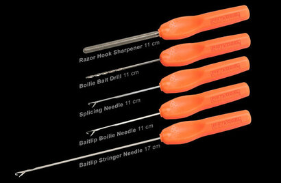 Boilie naalden en andere tools voor het karpervissen