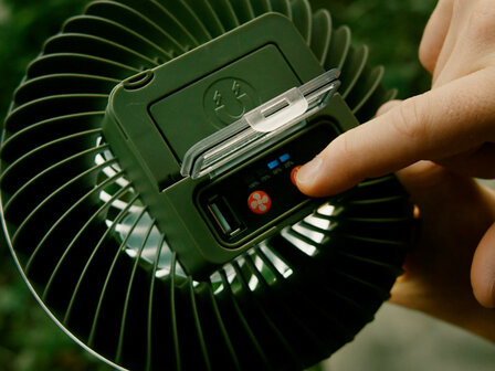 Delphin Ventix Fan with Light &ndash; Ventilator, lamp en powerbank in &eacute;&eacute;n