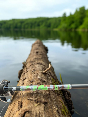 LFT hengelset Battle tele Spin "green Camou" 210cm 15-30 gram  + molen Battle-2000fd